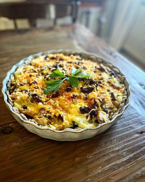 Vegansk kycklingpaj med soltorkad tomat