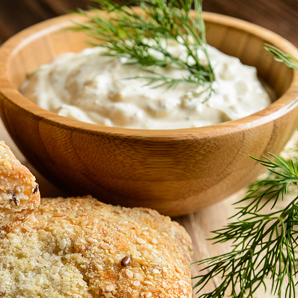 vegansk hovmästarsill i en träskål