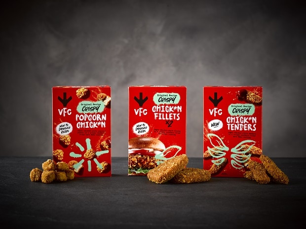 Tre förpackningar växtbaserade produkter mor en granitgrå bakgrund