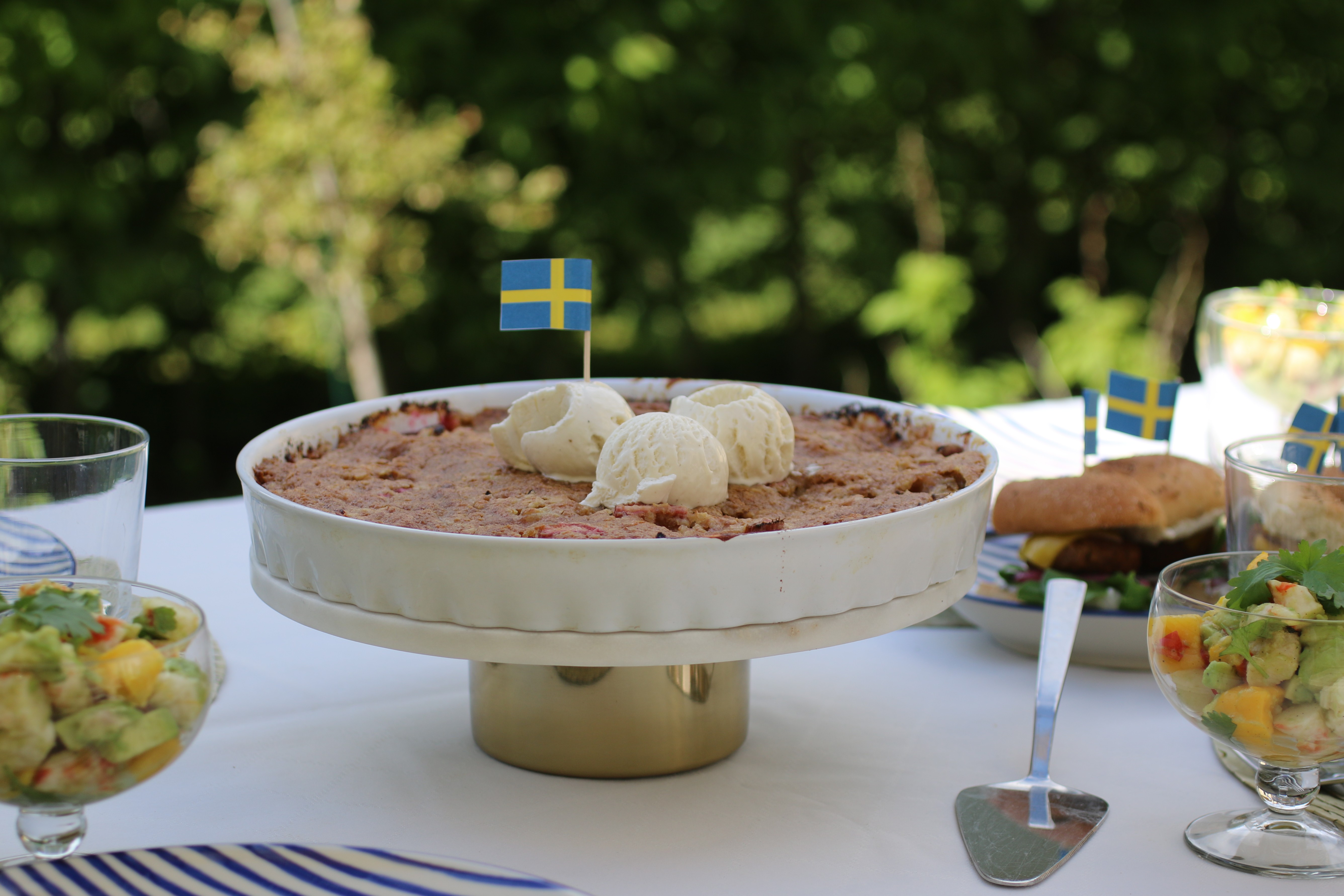 Vegansk knäckig rabarberpaj