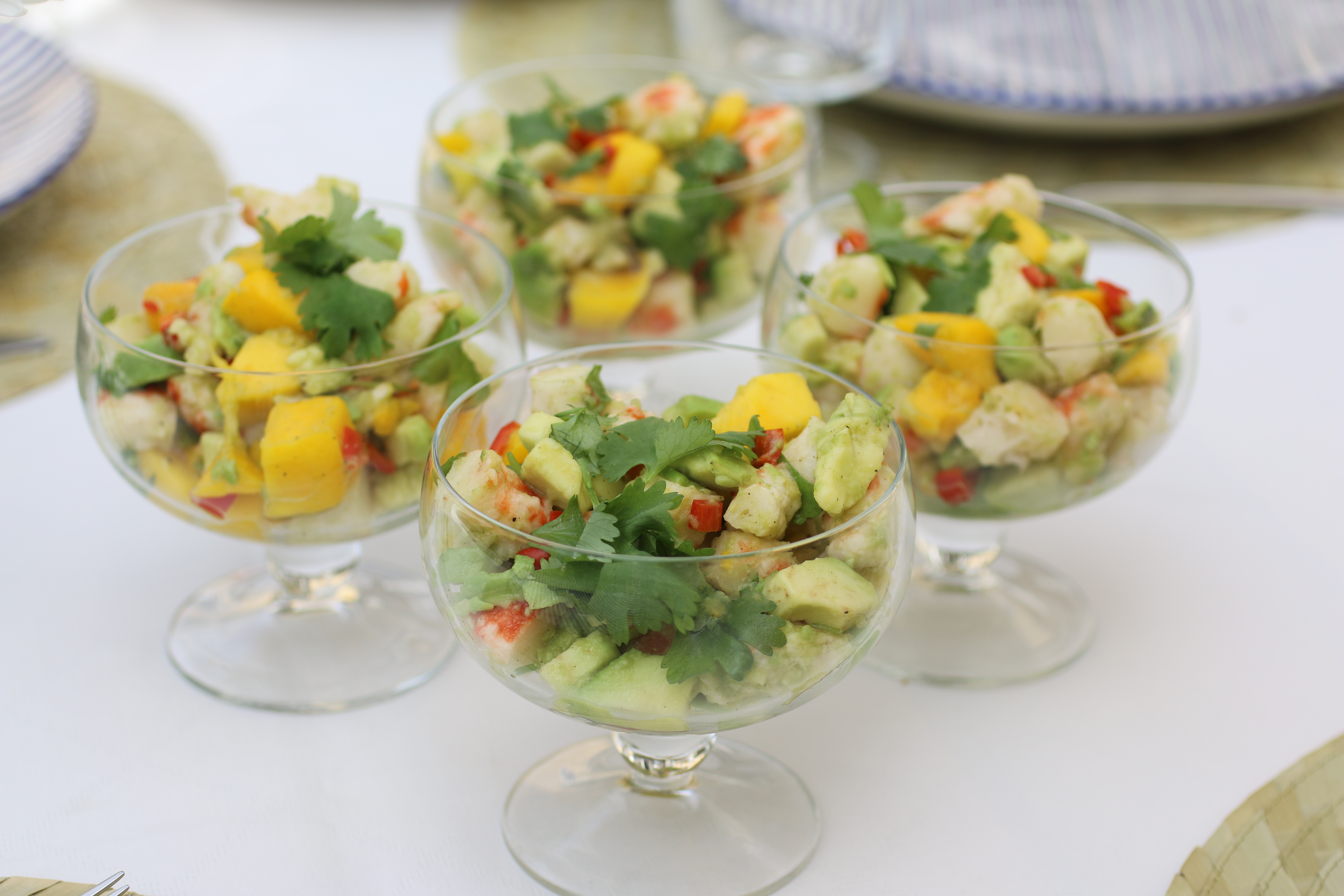 Ceviche med veganska räkor, avokado och mango