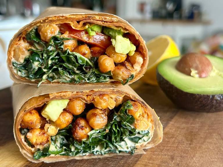 Wrap med rostade kikärtor och grönkål