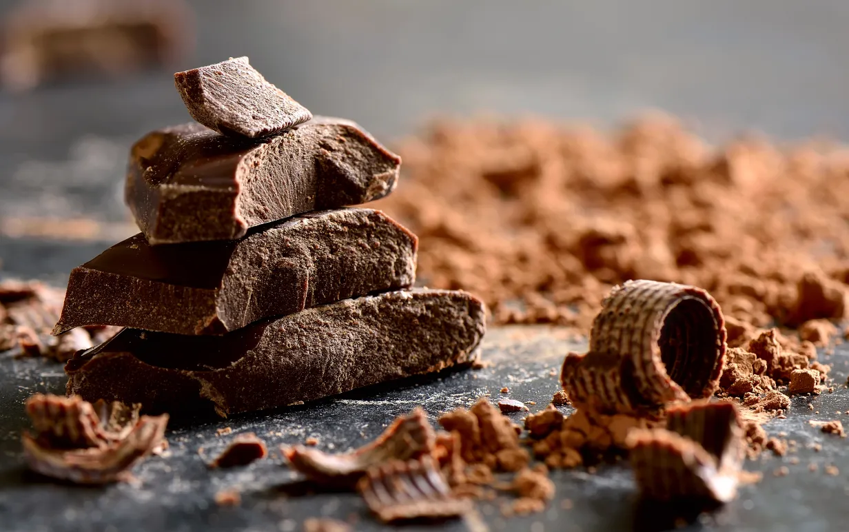 Hackad mörk choklad