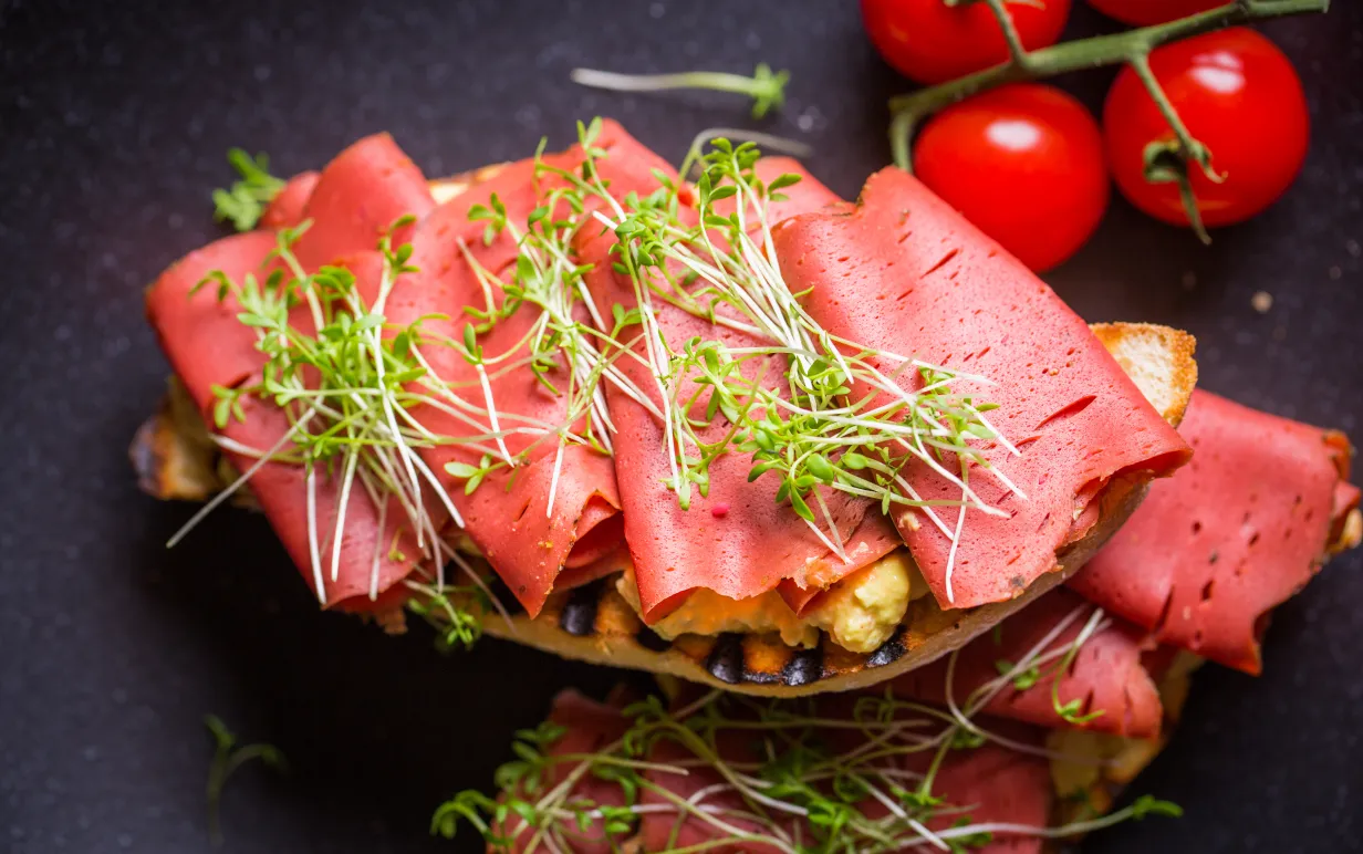 vegansk seitan på en macka