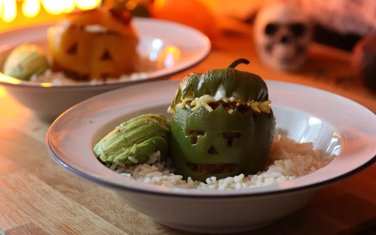 Fyllda halloweenpaprikor
