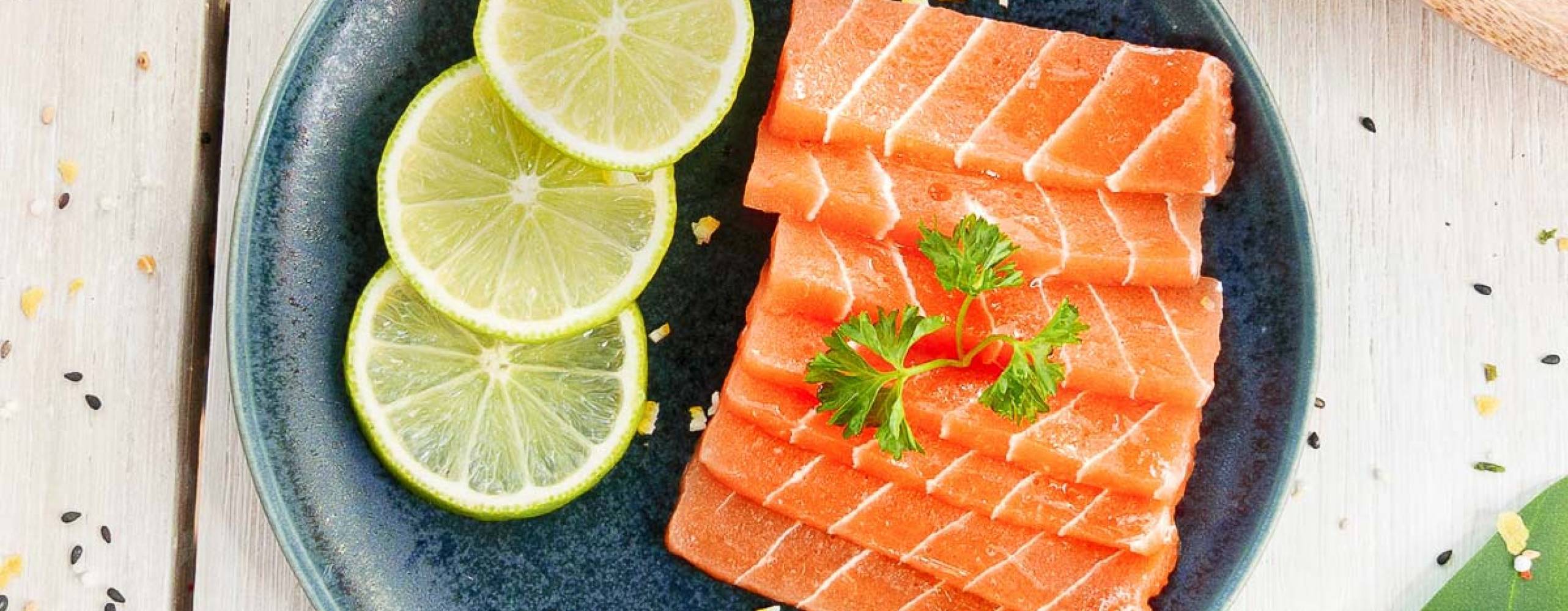 Vegansk lax på en tallrik