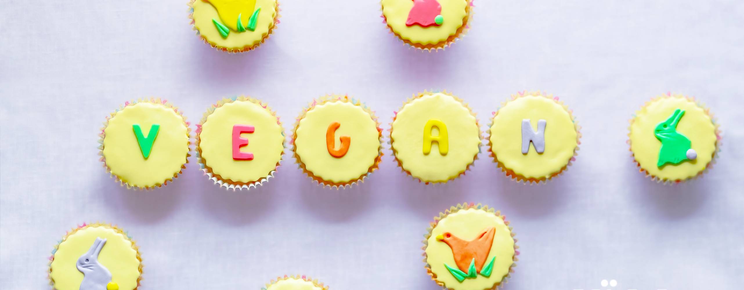 veganska muffins i pastellfärger