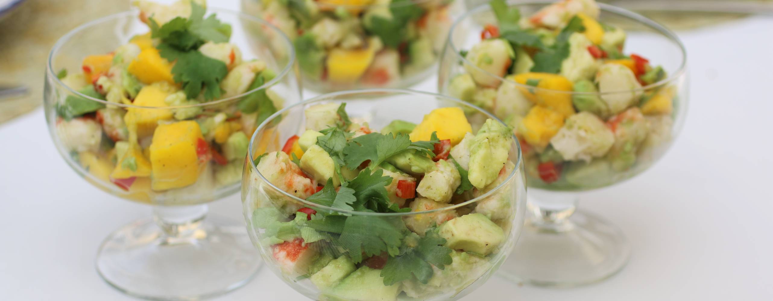 Ceviche med veganska räkor, avokado och mango
